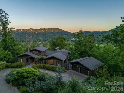 1121 Timberbluff Way Arden NC 28704