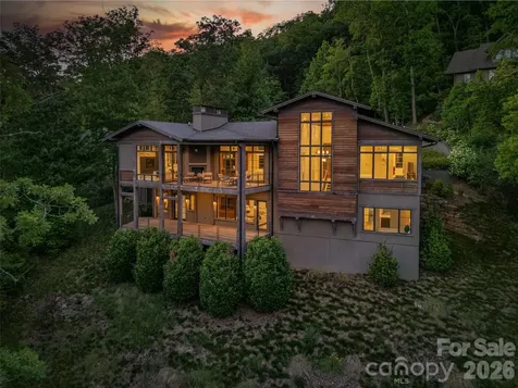 1121 Timberbluff Way Arden NC 28704