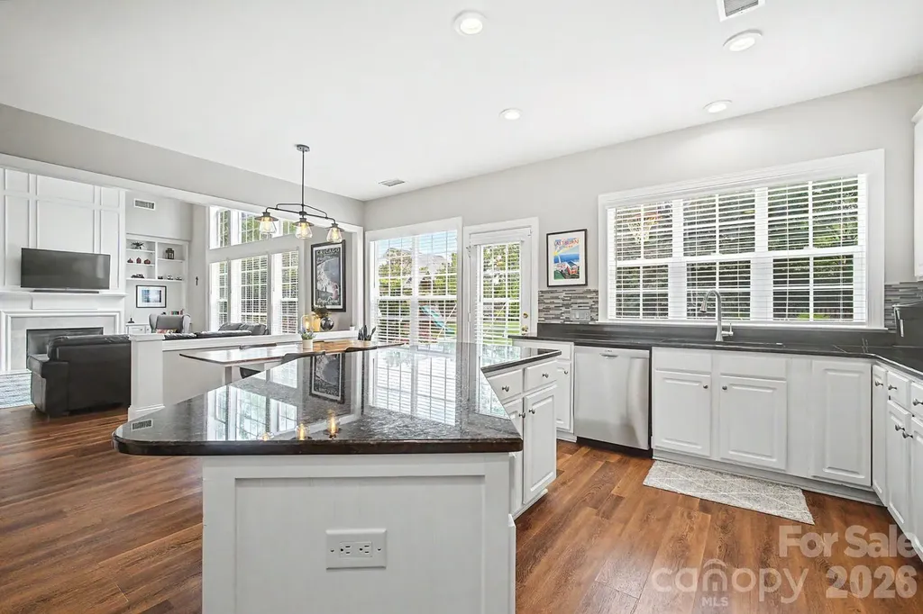 10913 Knight Castle Drive Charlotte NC 28277