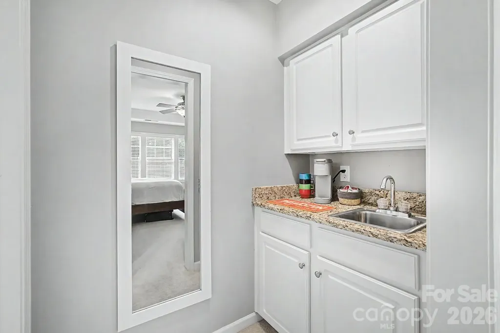 10913 Knight Castle Drive Charlotte NC 28277