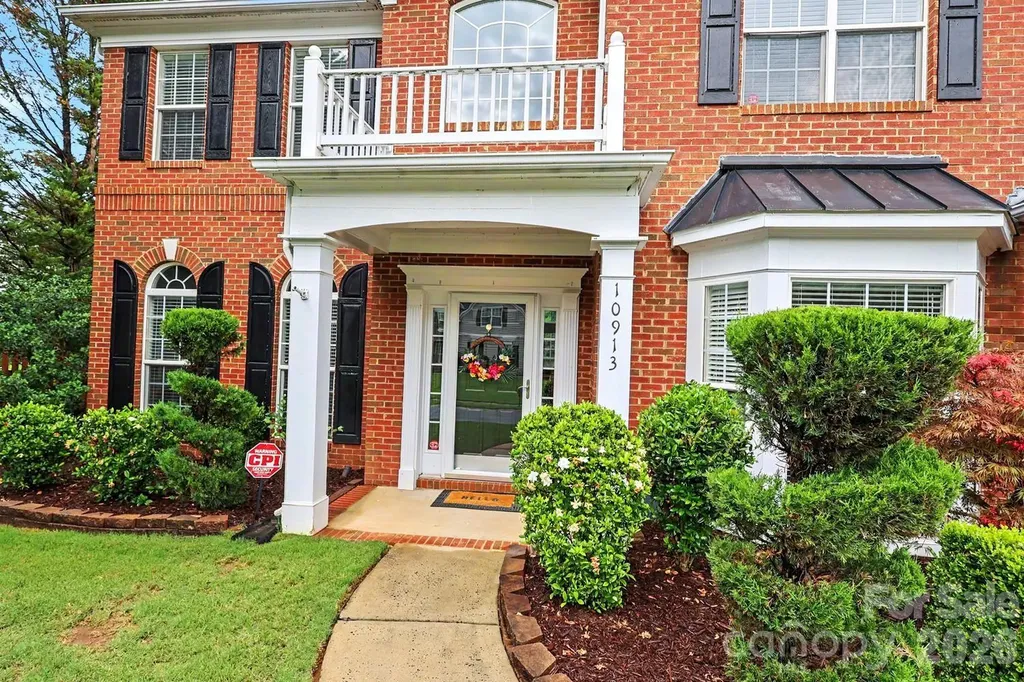10913 Knight Castle Drive Charlotte NC 28277