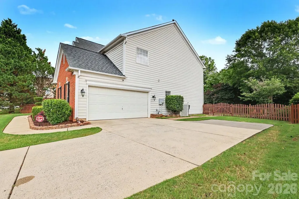 10913 Knight Castle Drive Charlotte NC 28277