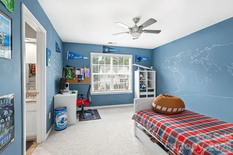 10913 Knight Castle Drive Charlotte NC 28277