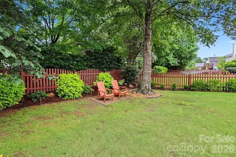 10913 Knight Castle Drive Charlotte NC 28277