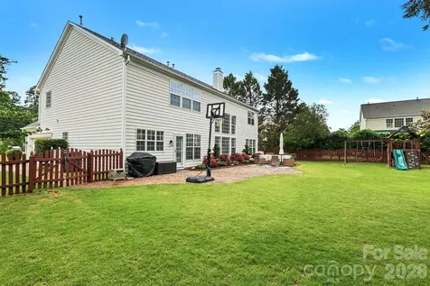 10913 Knight Castle Drive Charlotte NC 28277