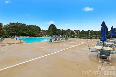 10913 Knight Castle Drive Charlotte NC 28277