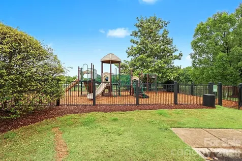 10913 Knight Castle Drive Charlotte NC 28277