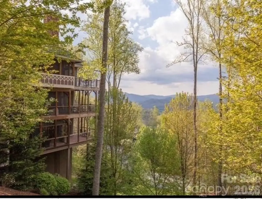 45 Creekside Way Burnsville NC 28714