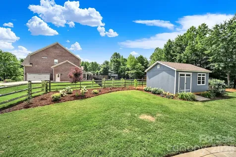 6390 Willow Farm Drive Denver NC 28037