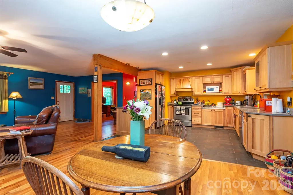 23 Hunting Lodge Drive Black Mountain NC 28711