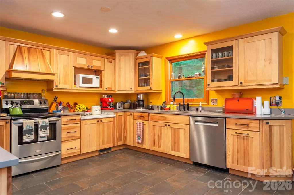 23 Hunting Lodge Drive Black Mountain NC 28711