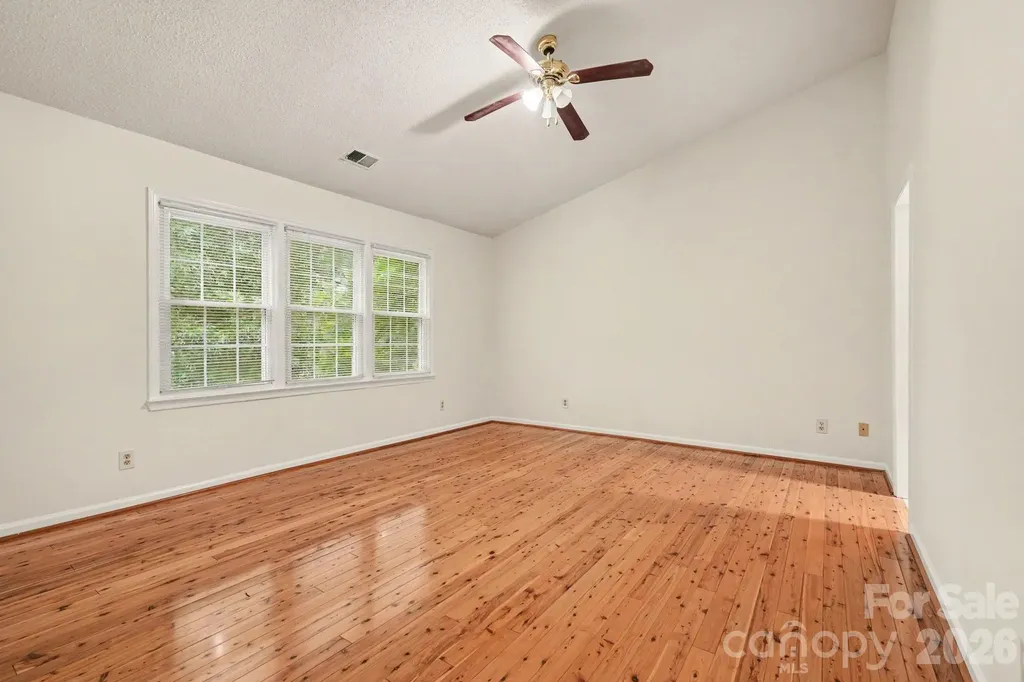 7104 Kinsmore Lane Charlotte NC 28269