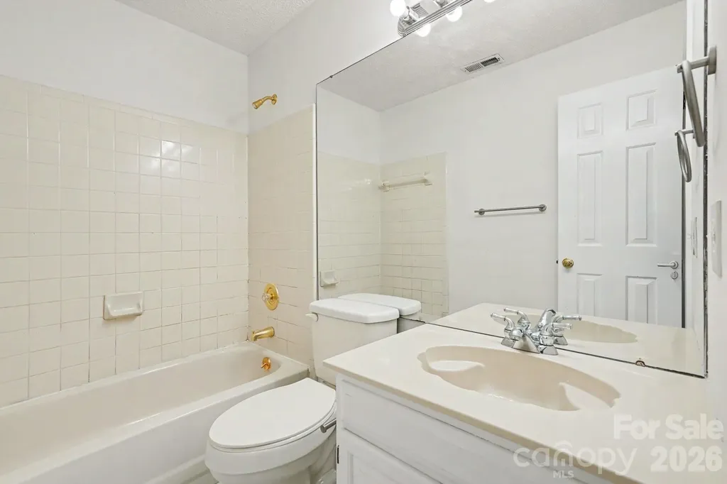 7104 Kinsmore Lane Charlotte NC 28269