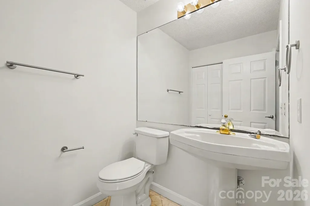 7104 Kinsmore Lane Charlotte NC 28269