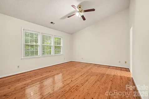 7104 Kinsmore Lane Charlotte NC 28269