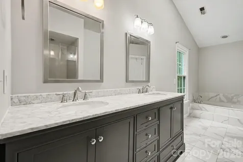 7104 Kinsmore Lane Charlotte NC 28269