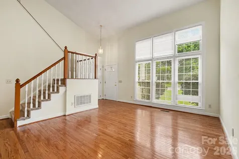 7104 Kinsmore Lane Charlotte NC 28269