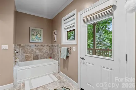 522 Silver Hawk Lane Weaverville NC 28787