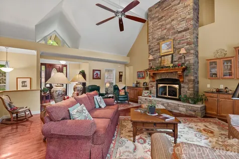 522 Silver Hawk Lane Weaverville NC 28787