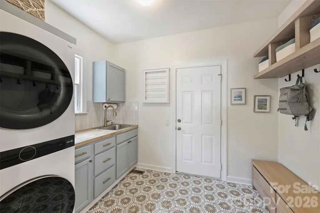 5319 Piper Glen Drive Charlotte NC 28277