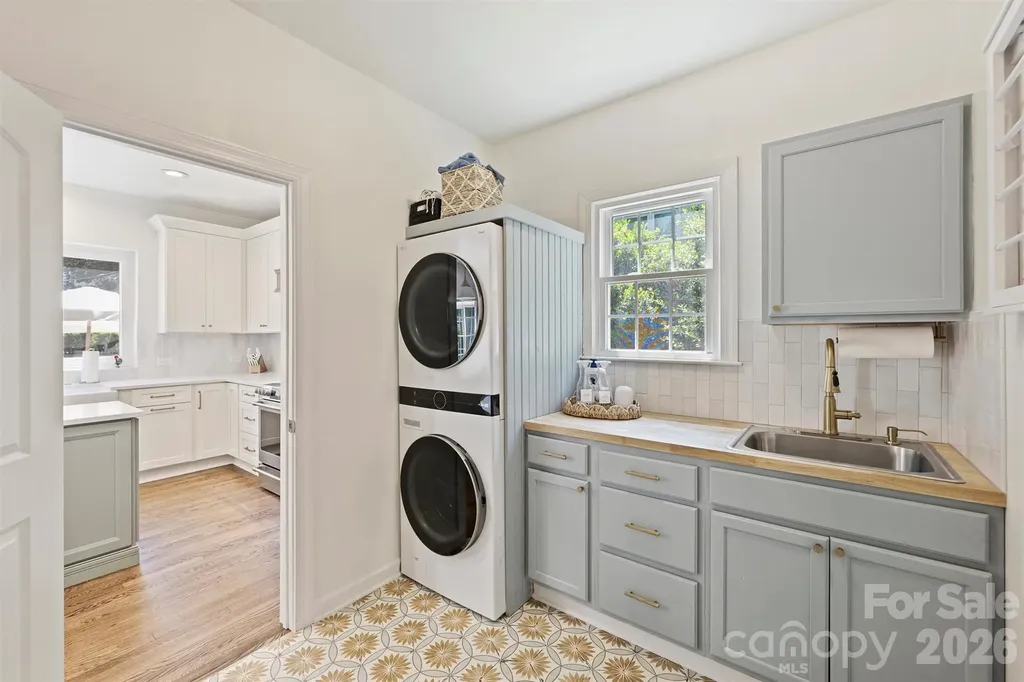5319 Piper Glen Drive Charlotte NC 28277