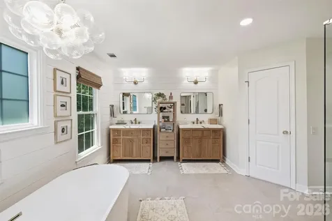 5319 Piper Glen Drive Charlotte NC 28277