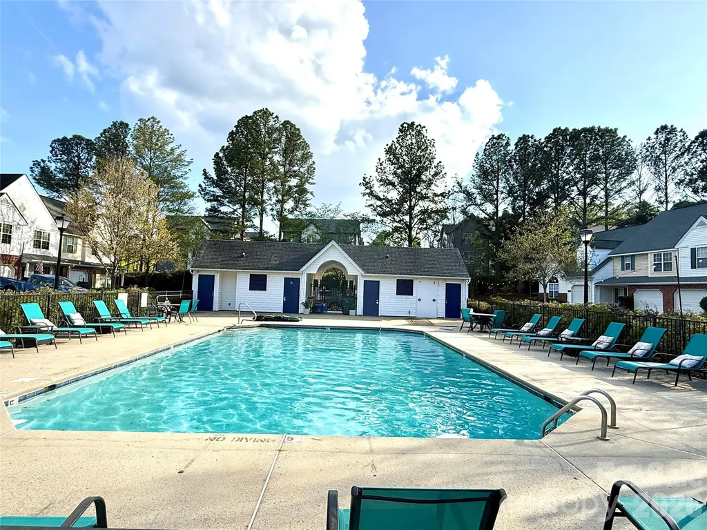 8772 Robinson Forest Drive Charlotte NC 28277