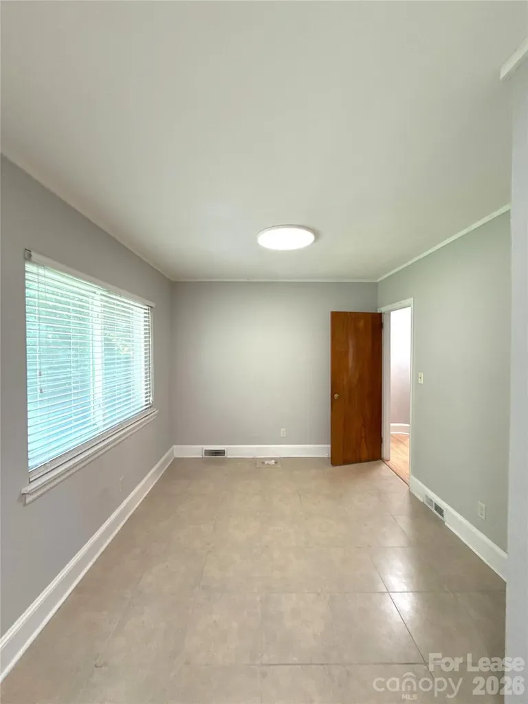 932 Hickory Nut Street Charlotte NC 28205