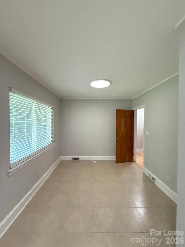 932 Hickory Nut Street Charlotte NC 28205