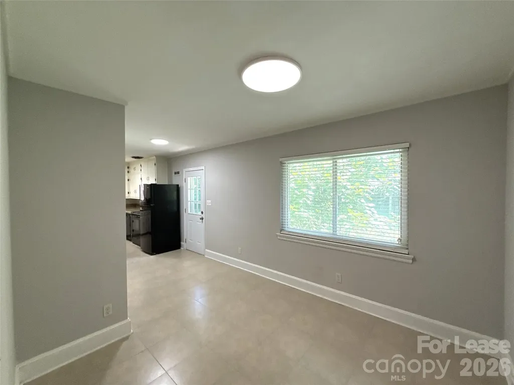 932 Hickory Nut Street Charlotte NC 28205