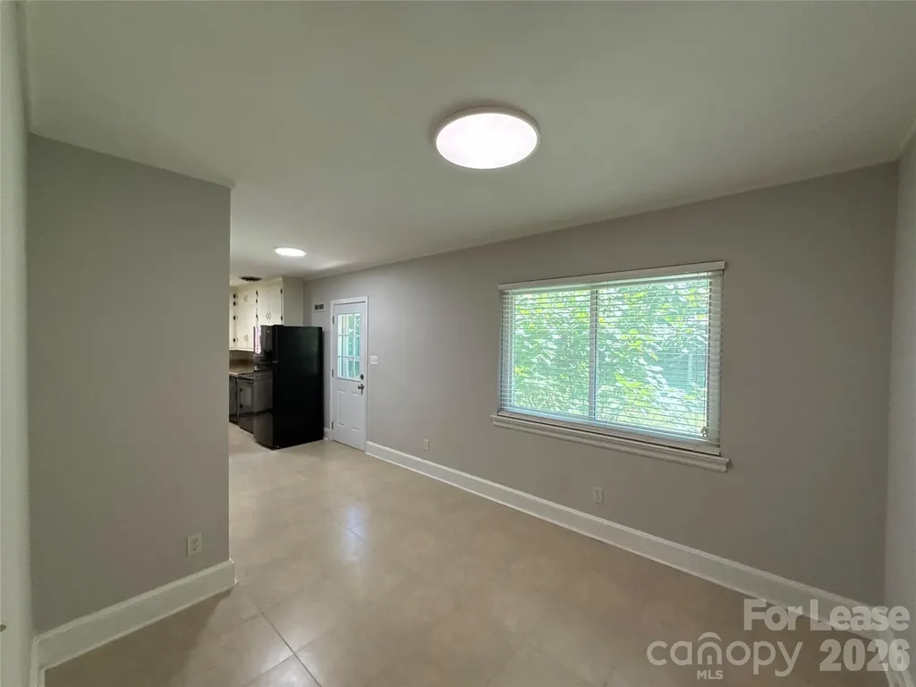 932 Hickory Nut Street Charlotte NC 28205