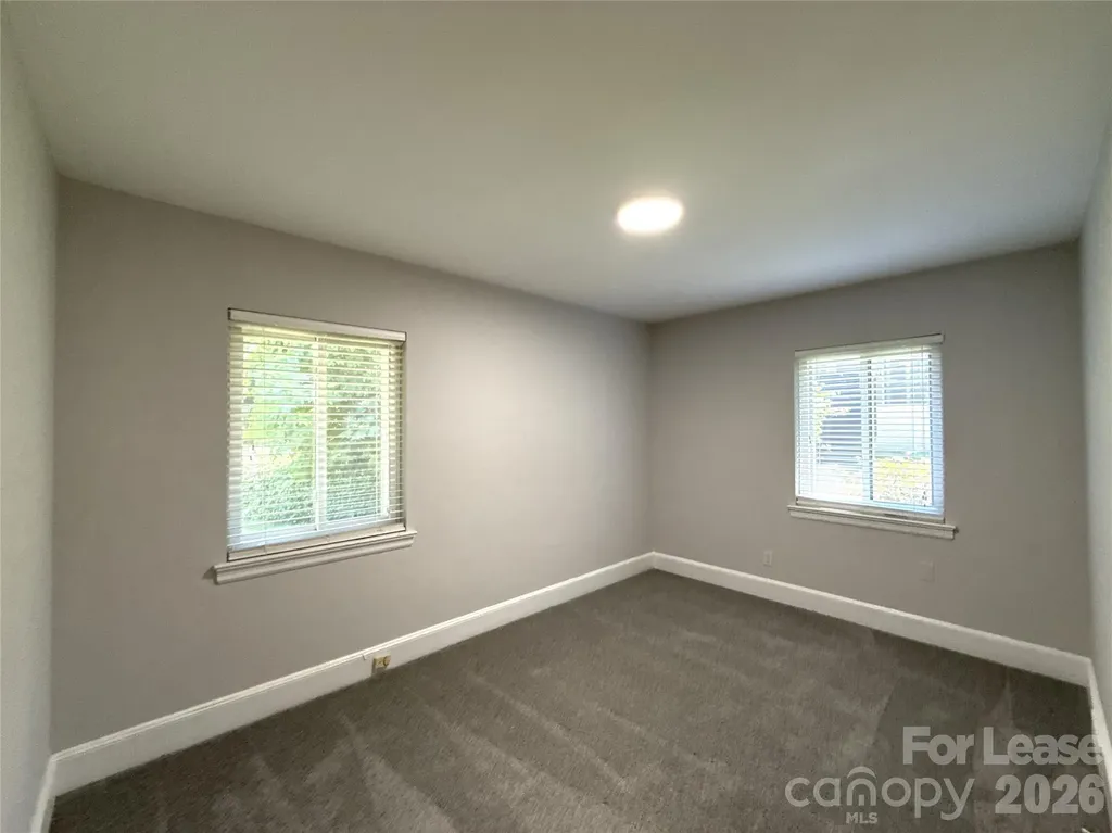 932 Hickory Nut Street Charlotte NC 28205