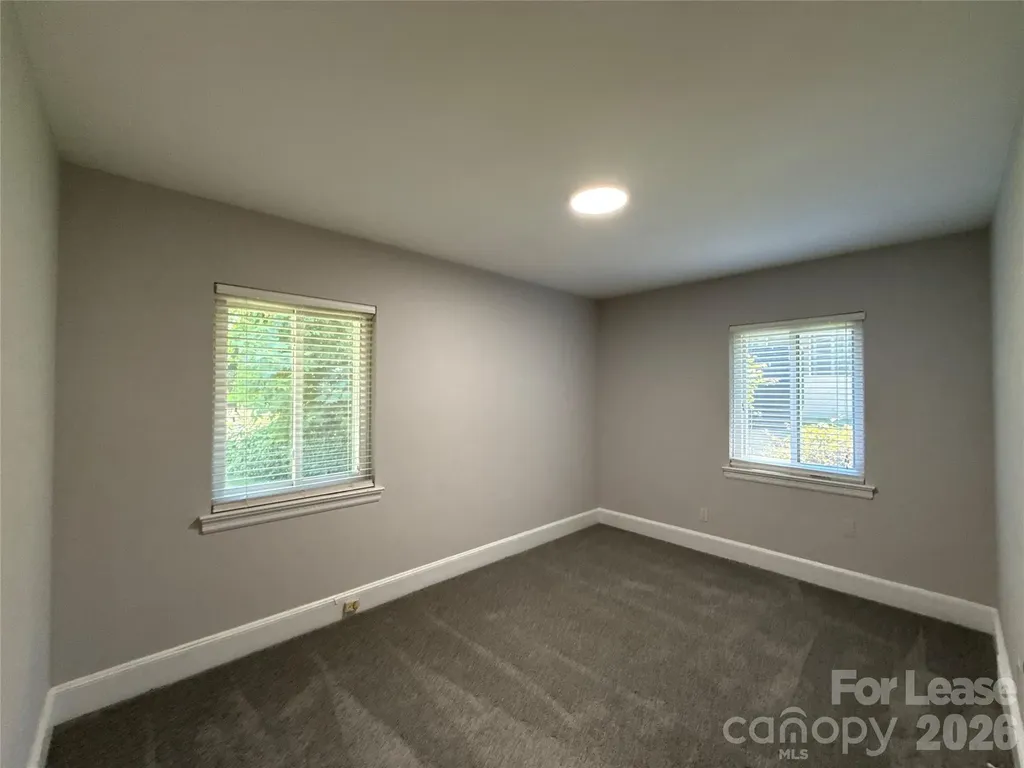 932 Hickory Nut Street Charlotte NC 28205
