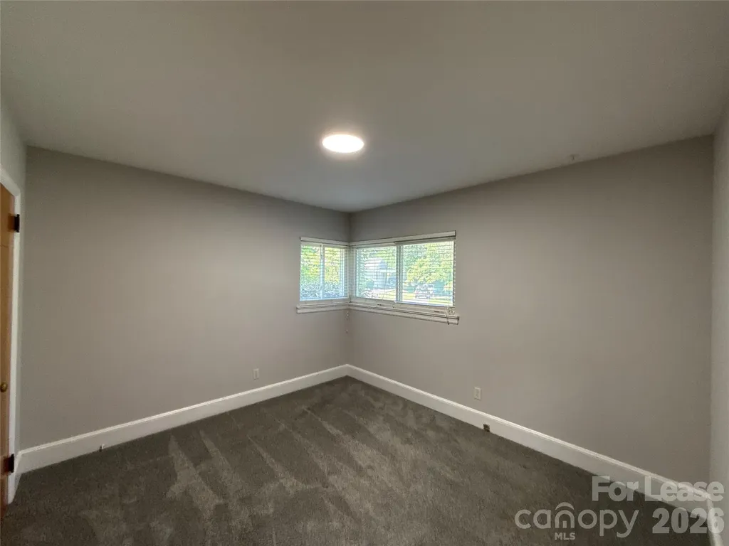 932 Hickory Nut Street Charlotte NC 28205