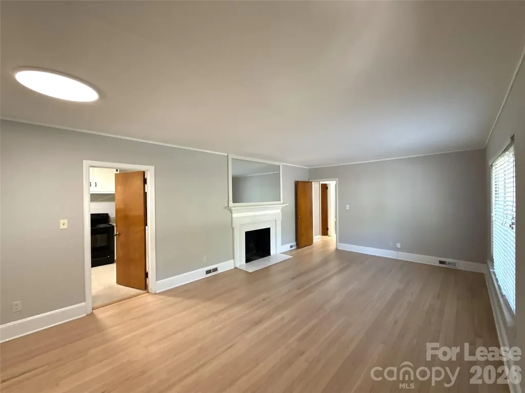 932 Hickory Nut Street Charlotte NC 28205