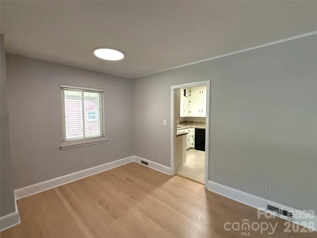 932 Hickory Nut Street Charlotte NC 28205