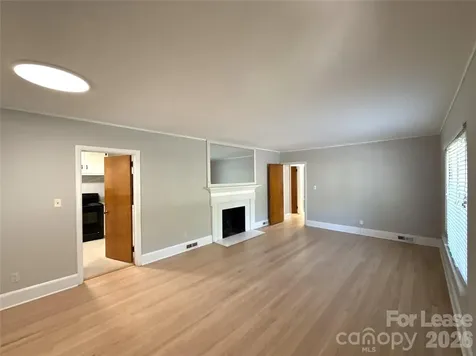 932 Hickory Nut Street Charlotte NC 28205