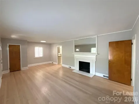 932 Hickory Nut Street Charlotte NC 28205