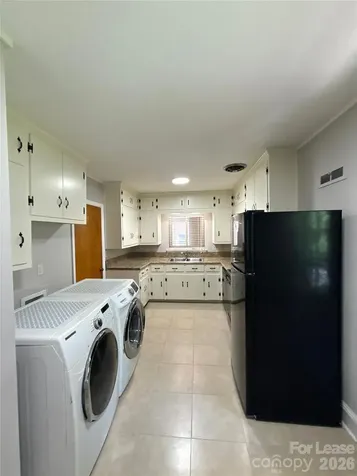 932 Hickory Nut Street Charlotte NC 28205