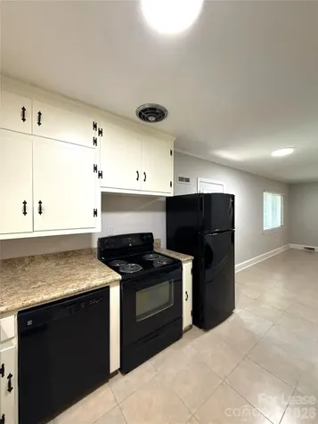 932 Hickory Nut Street Charlotte NC 28205