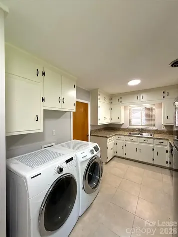 932 Hickory Nut Street Charlotte NC 28205