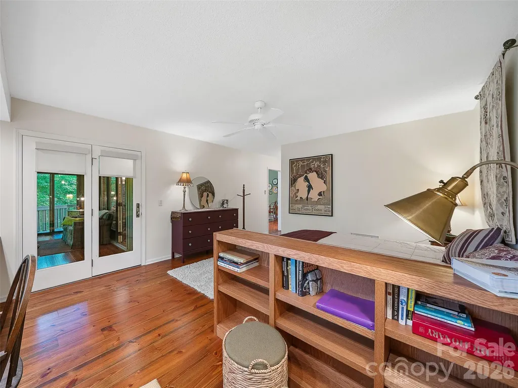 301 White Oak Drive Hendersonville NC 28791
