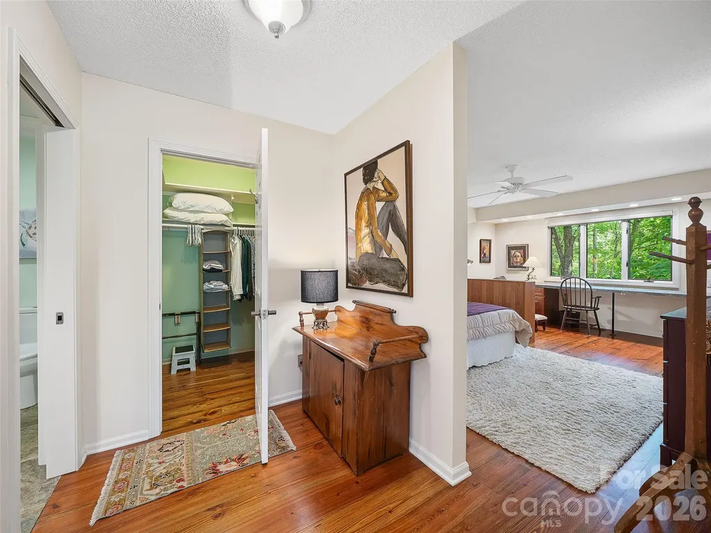 301 White Oak Drive Hendersonville NC 28791