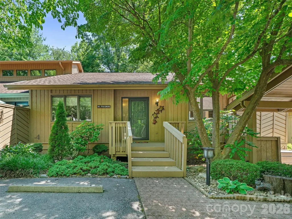 301 White Oak Drive Hendersonville NC 28791