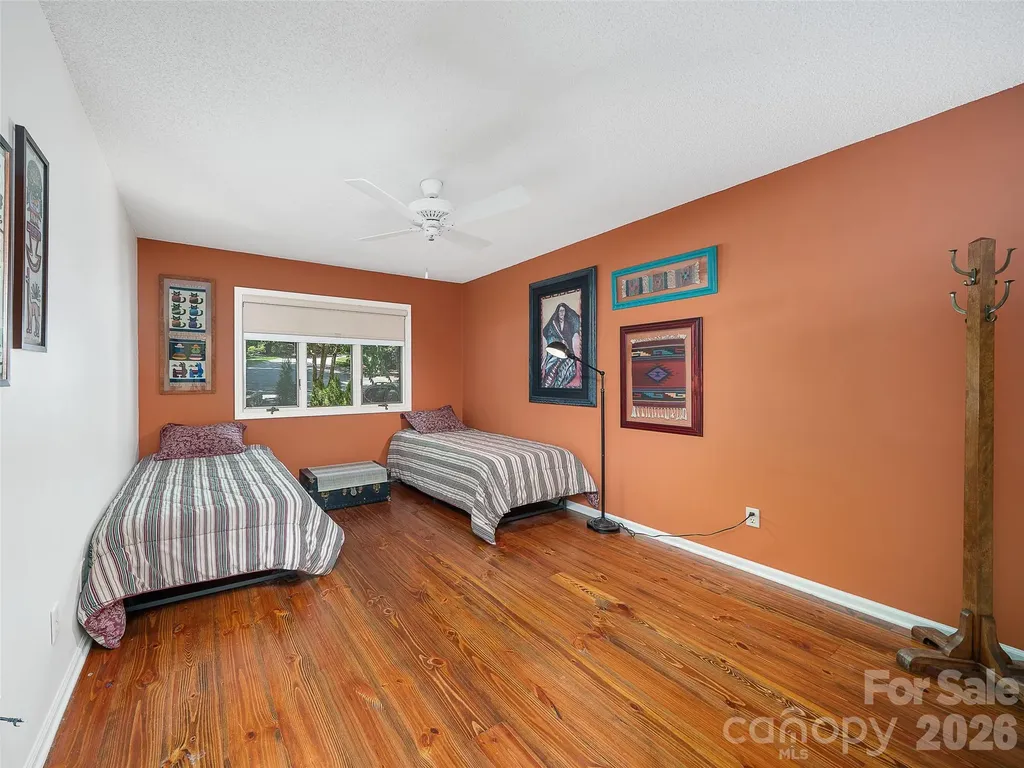 301 White Oak Drive Hendersonville NC 28791