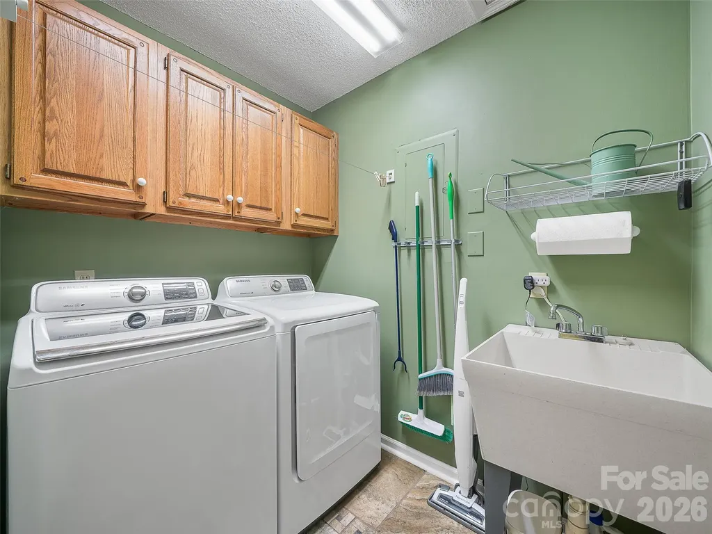 301 White Oak Drive Hendersonville NC 28791