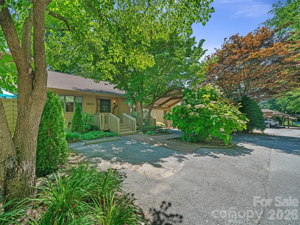 301 White Oak Drive Hendersonville NC 28791