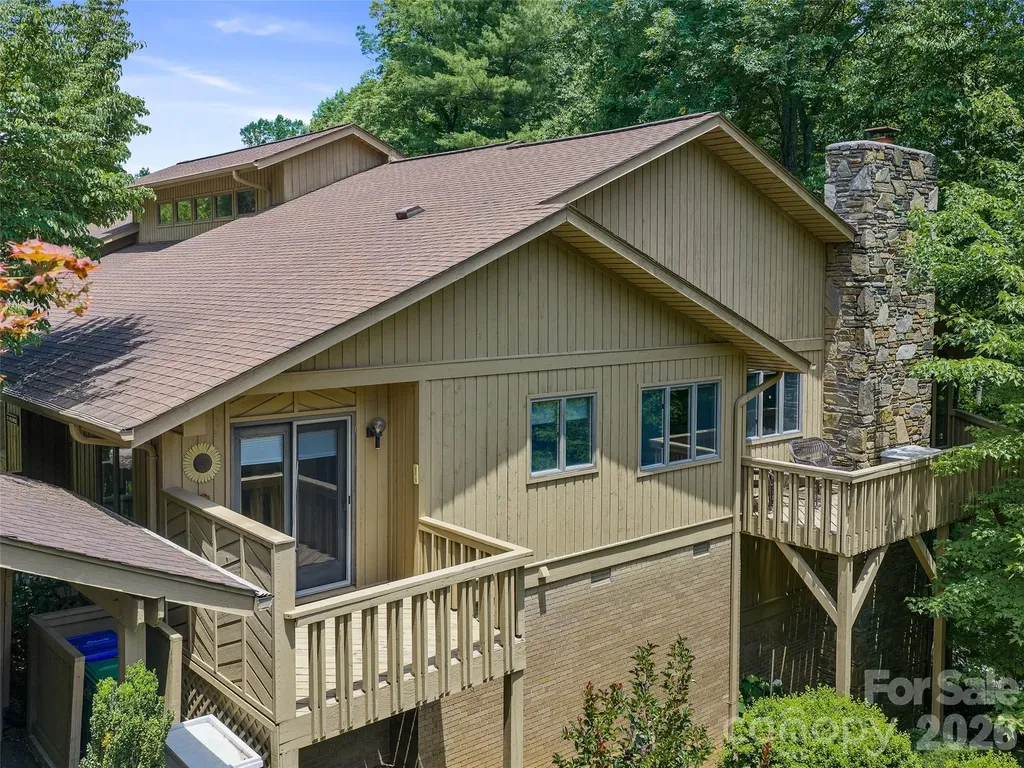 301 White Oak Drive Hendersonville NC 28791