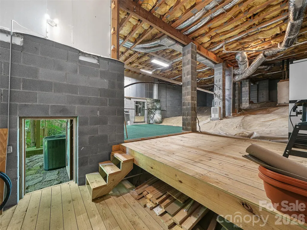301 White Oak Drive Hendersonville NC 28791