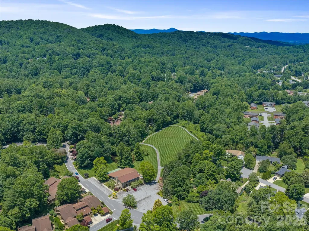 301 White Oak Drive Hendersonville NC 28791